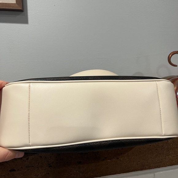 New! Coach! - Picture 8 of 16